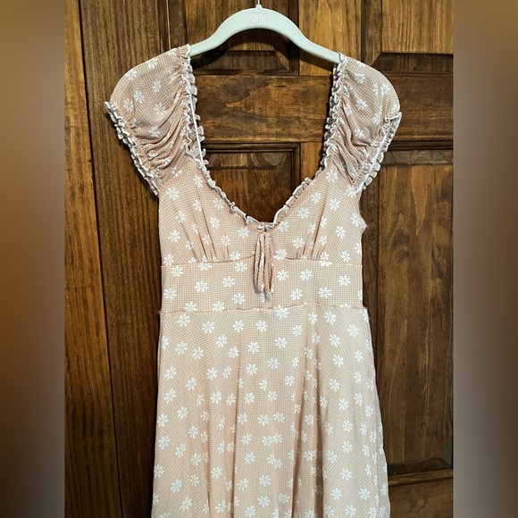 Urban Outfitters Audrey Mini Dress Beige Floral Size Medium - Picture 3 of 12